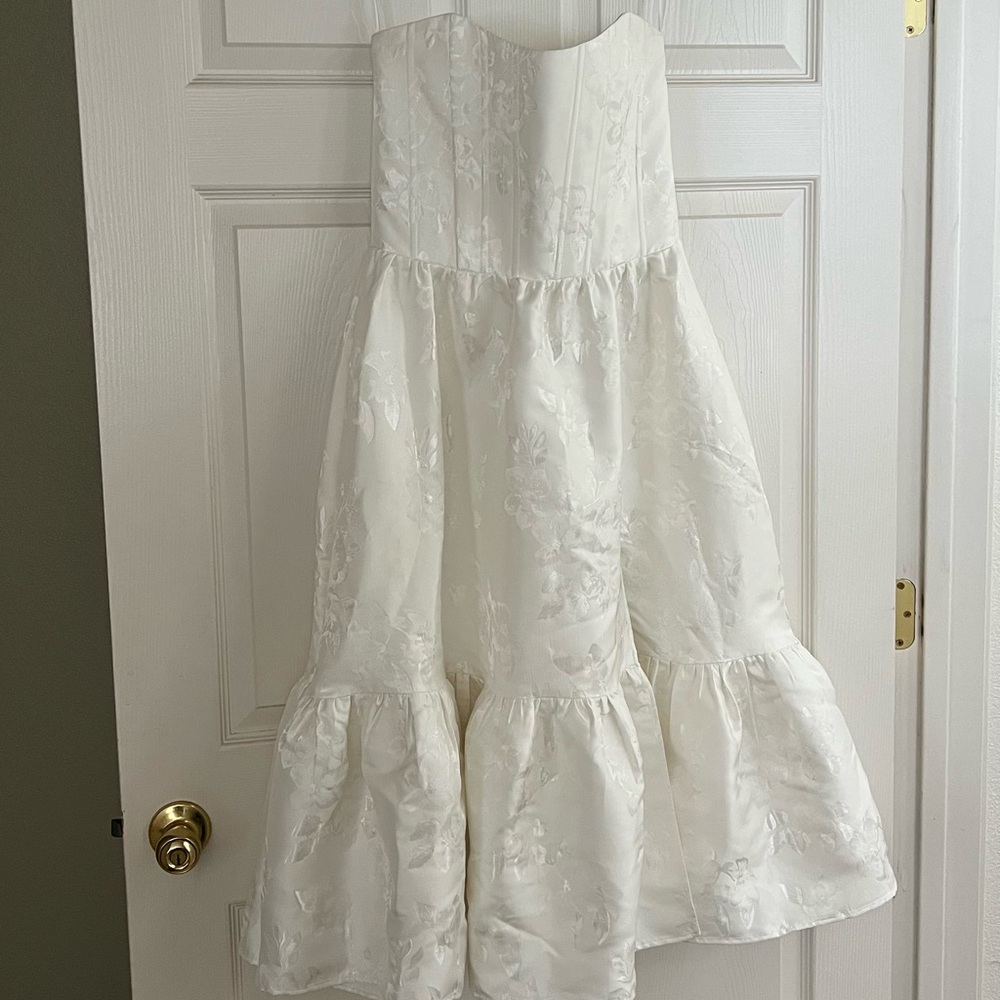 V. Chapman Virginia Dress White Baroque Floral